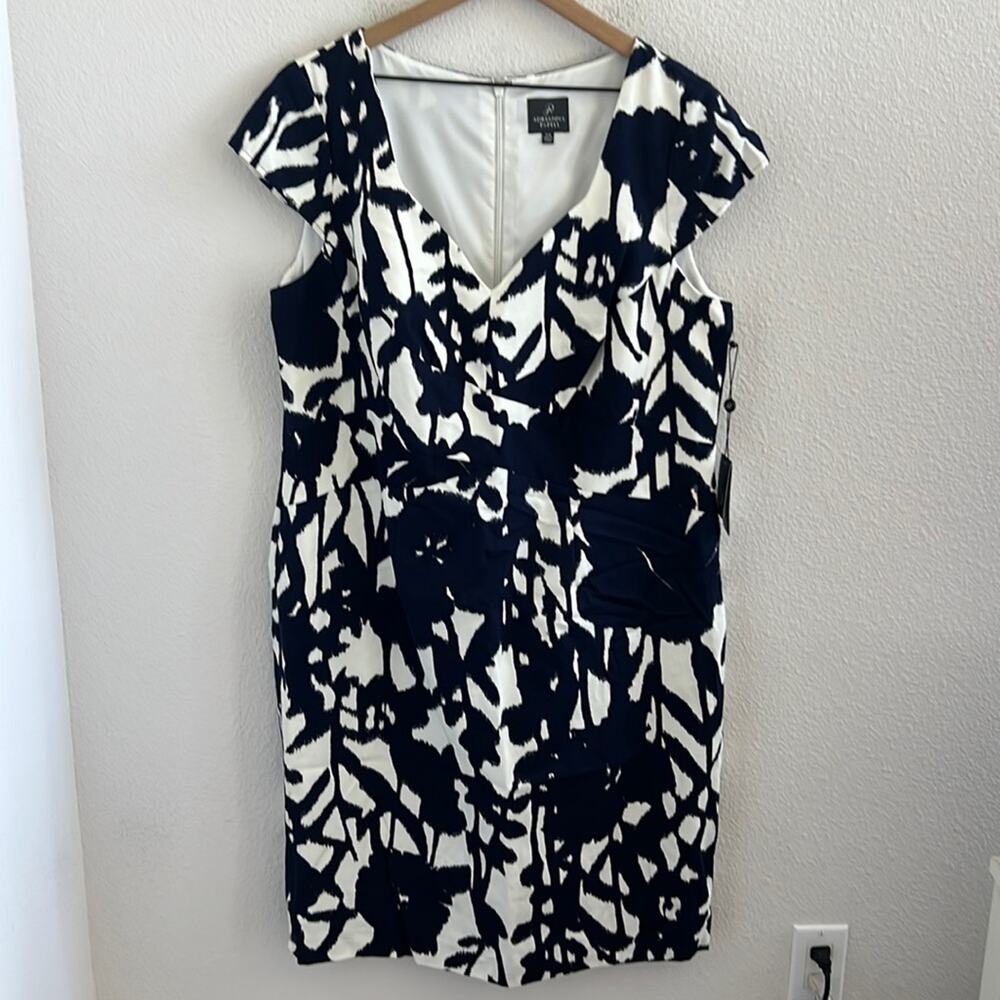 NWT Adrianna Papell Geo Professional Business Dress Neutral 16